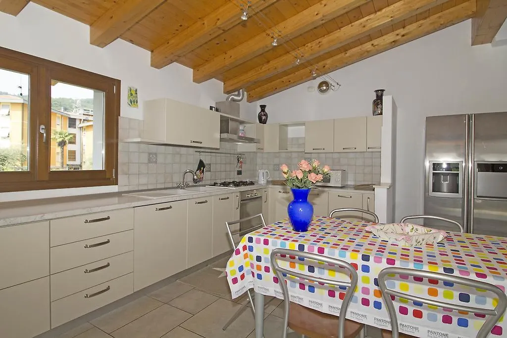 דירה סאלו Veranda House איטליה